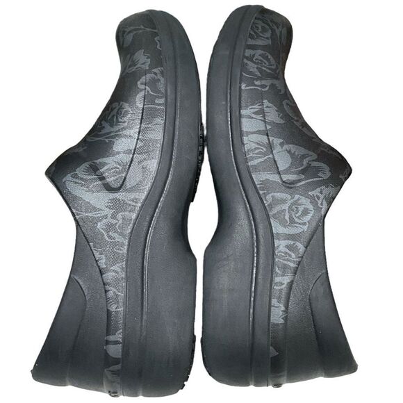 CROCS Neria Pro II Graphic Rose Slip Resistant Clog Black Floral Women's Size 9 - Picture 5 of 11